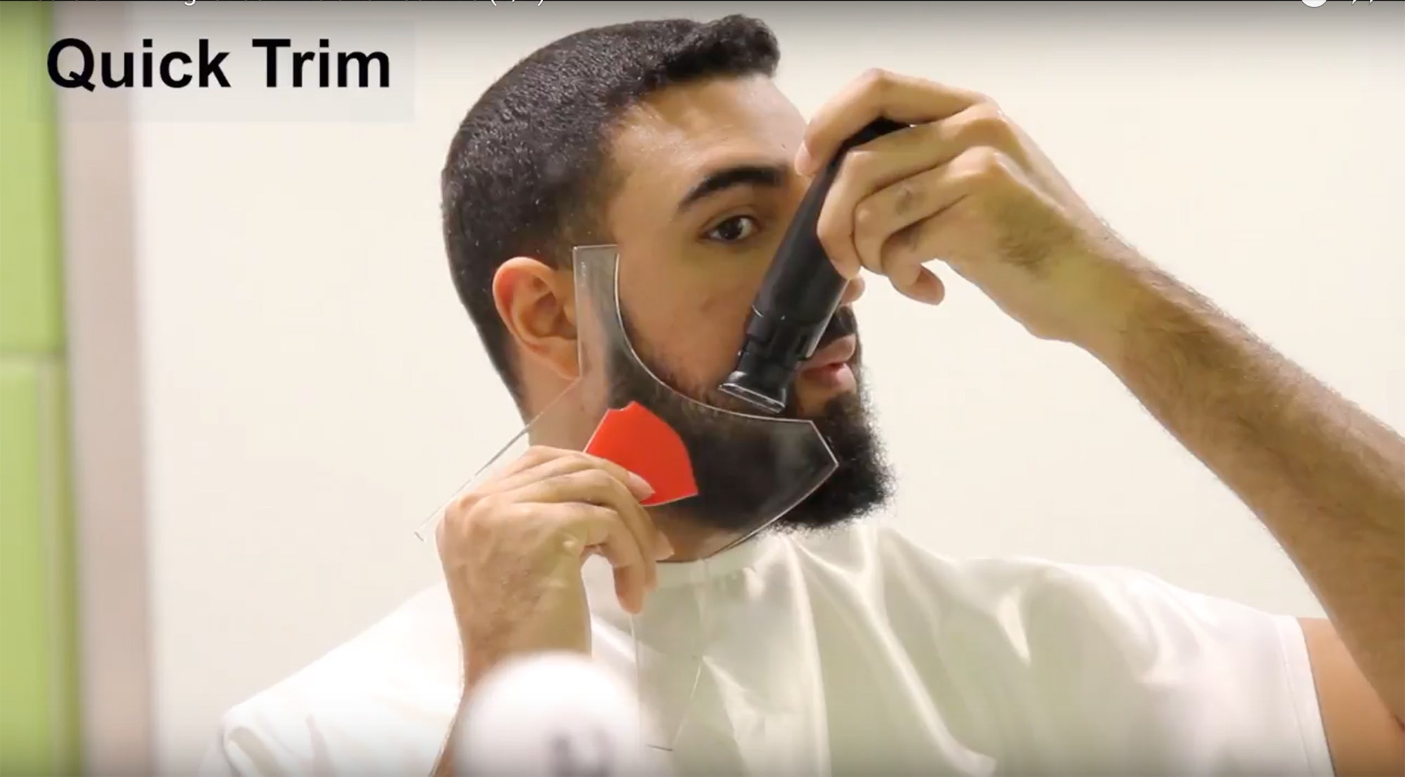 Beard Trimming: cheek line and neckline (1/2)